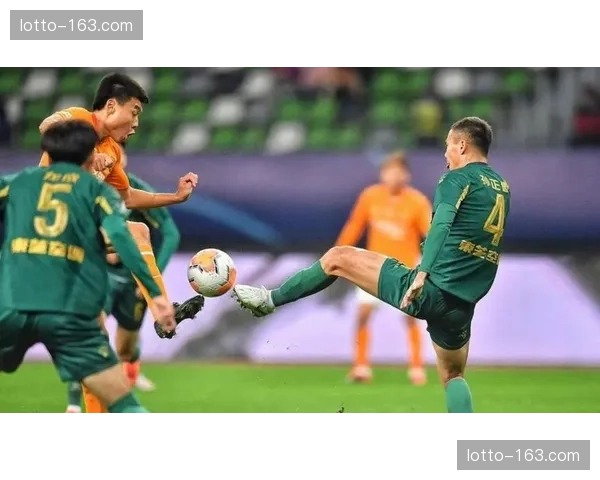 国安拉莫斯无对抗伤退 中卫位置轮换深度面临考验